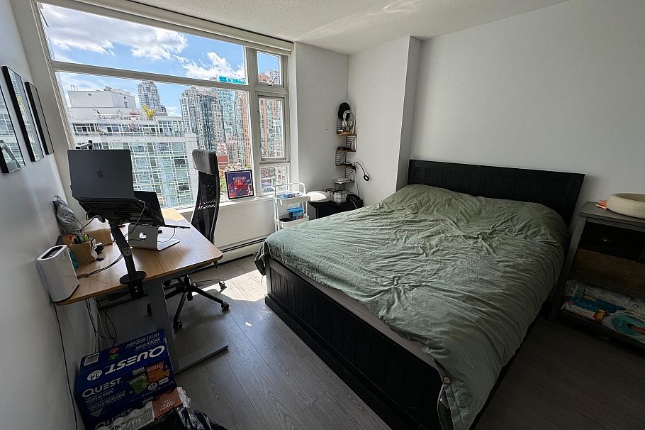 1708 198 Aquarius Mews Vancouver, BC - 11