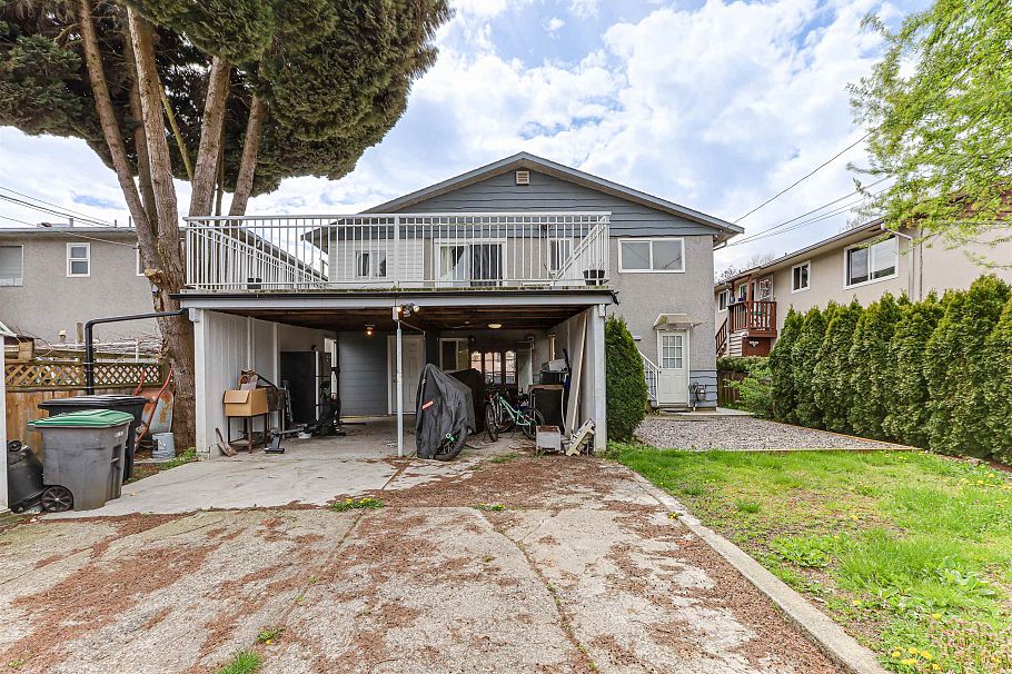 2611 E 48th Avenue Vancouver, BC - 37