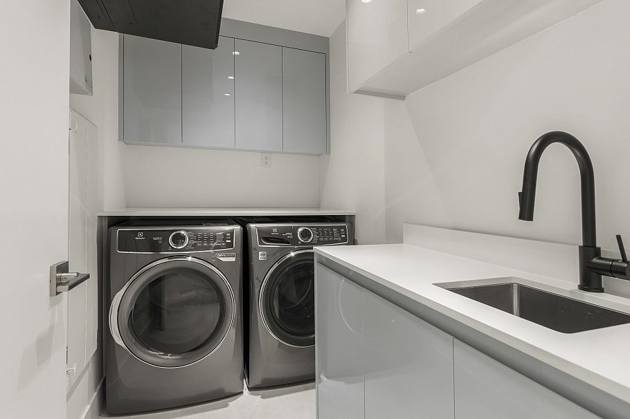 2565 W 2nd Avenue Vancouver, BC - 26