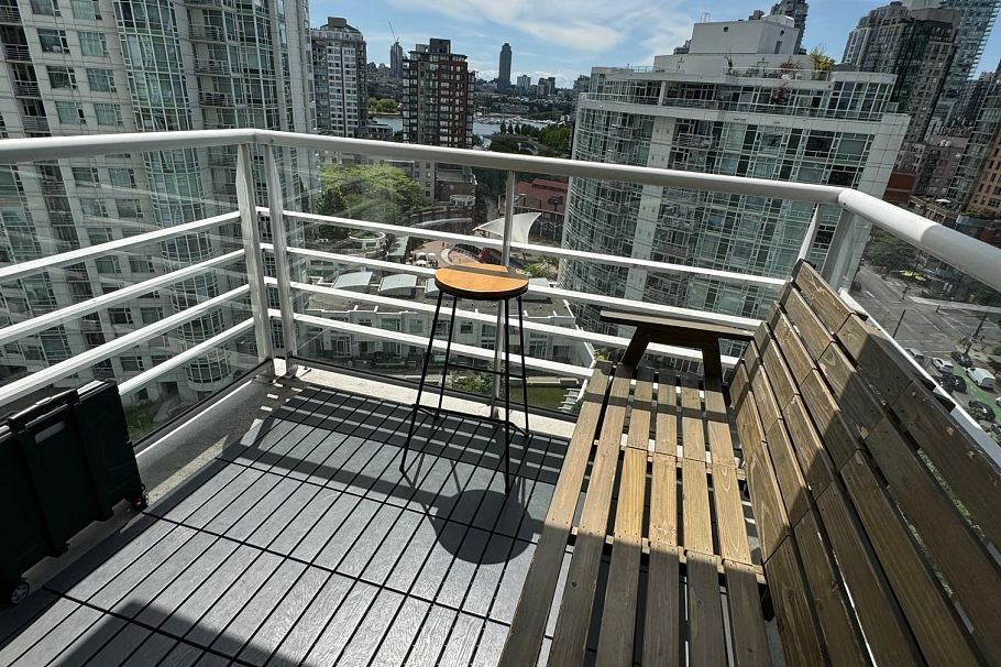 1708 198 Aquarius Mews Vancouver, BC - 22