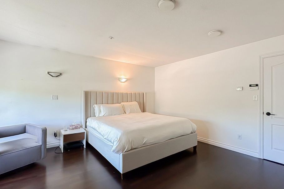 2137 W 20th Avenue Vancouver, BC - 15