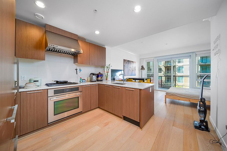 311 6033 Gray Avenue Vancouver, BC - 6