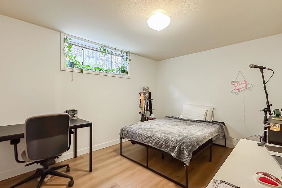 2137 W 20th Avenue Vancouver, BC - 28