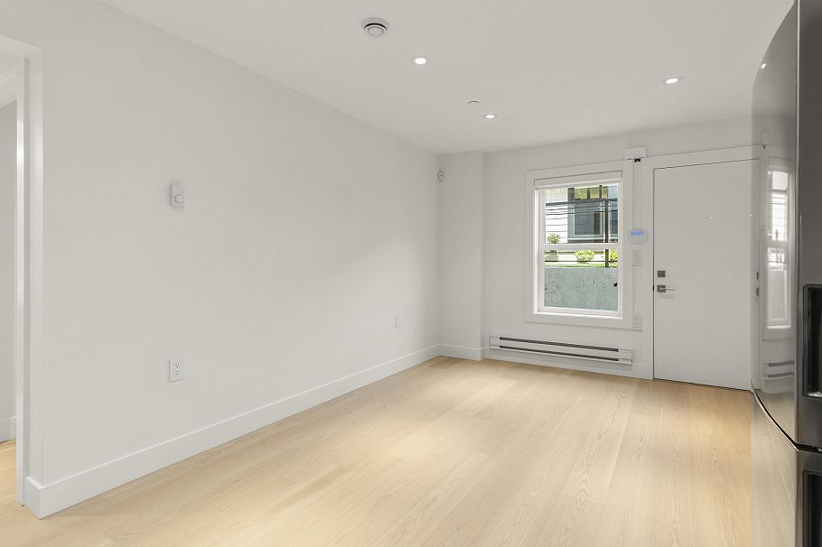 2565 W 2nd Avenue Vancouver, BC - 29