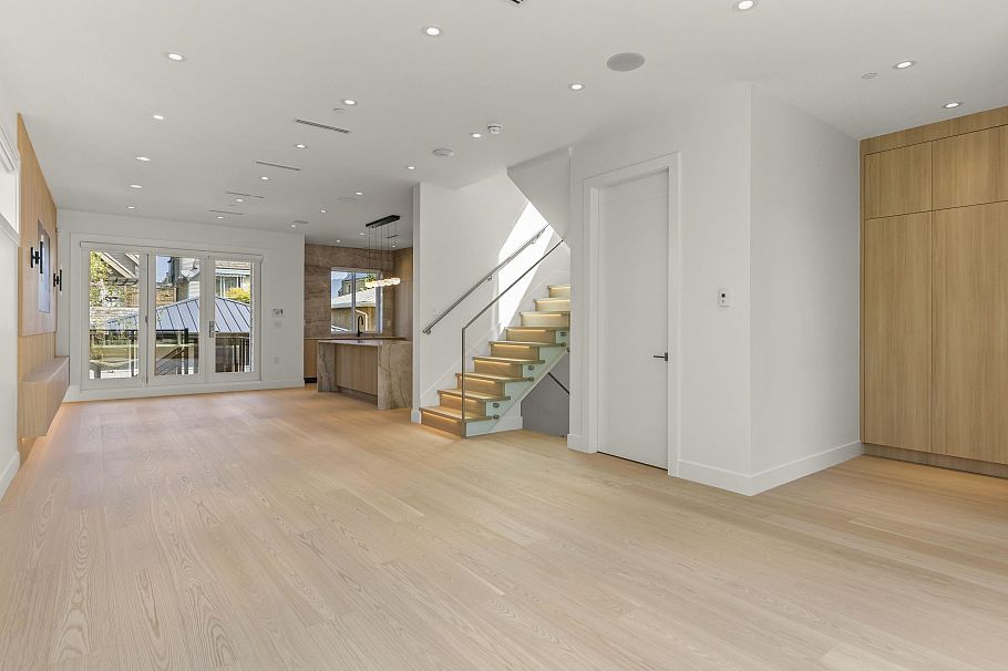 2565 W 2nd Avenue Vancouver, BC - 5