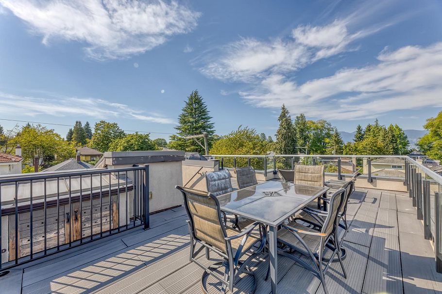 3288 W 23rd Avenue Vancouver, BC - 29