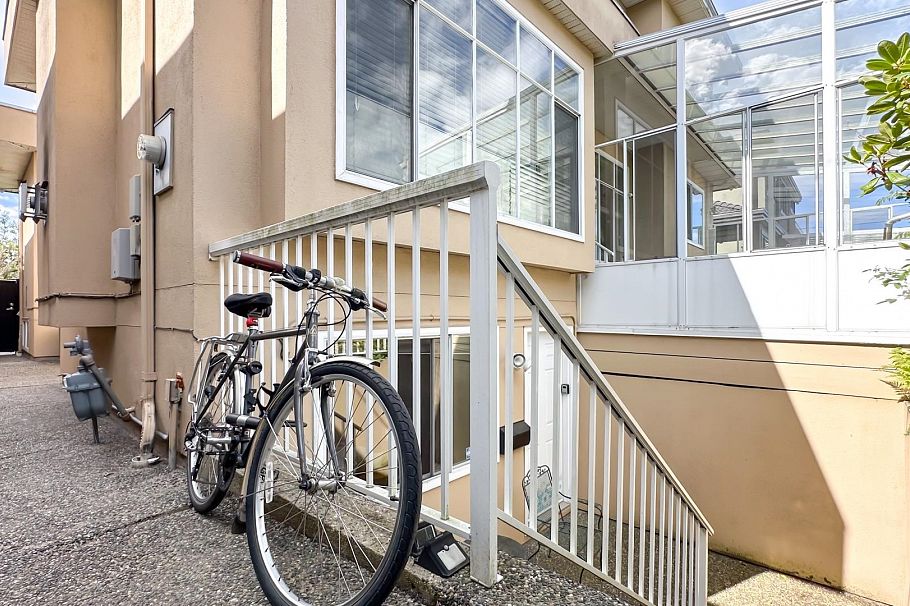 2137 W 20th Avenue Vancouver, BC - 23