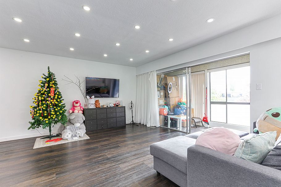 2611 E 48th Avenue Vancouver, BC - 7