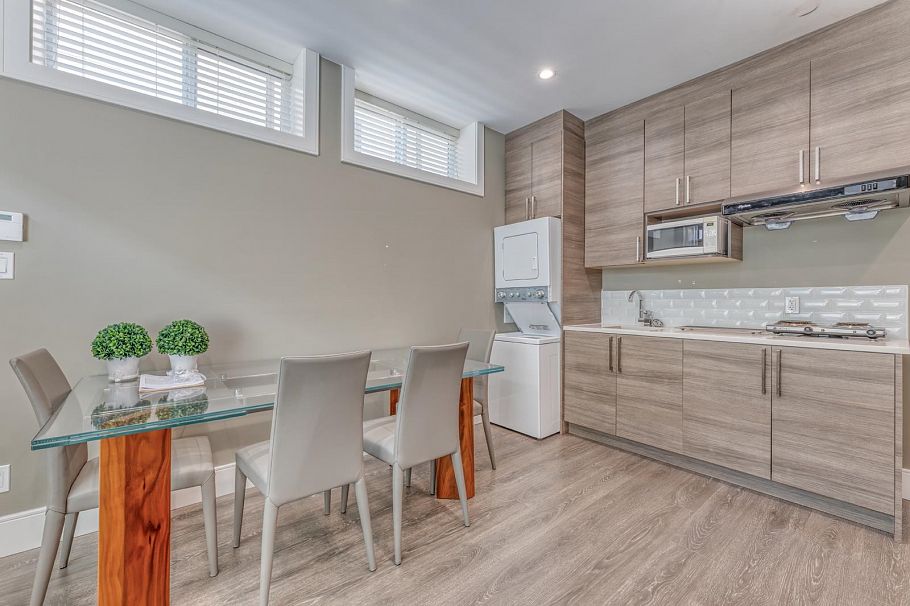 3288 W 23rd Avenue Vancouver, BC - 24