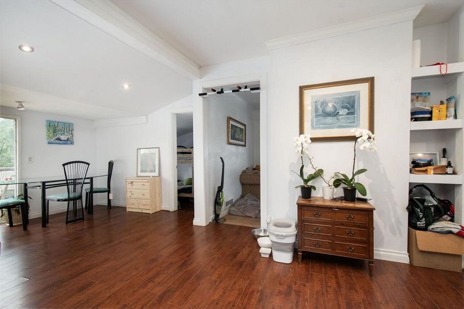 341 W 19th Street North Vancouver, BC - 3