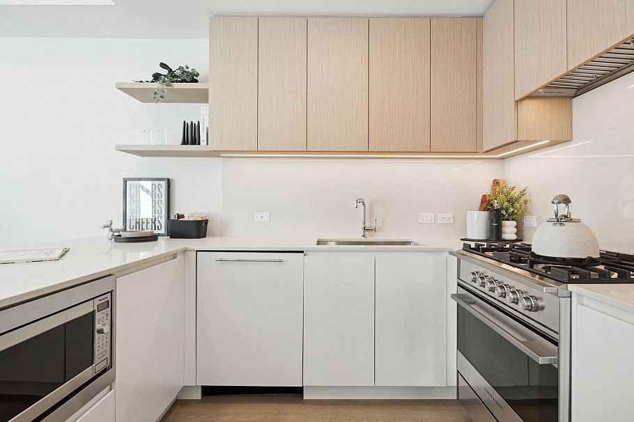 242 1014 W 47th Avenue Vancouver, BC - 5