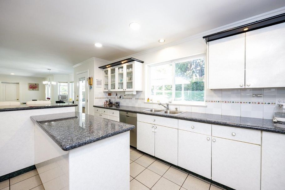 1224 E 14th Street North Vancouver, BC - 14