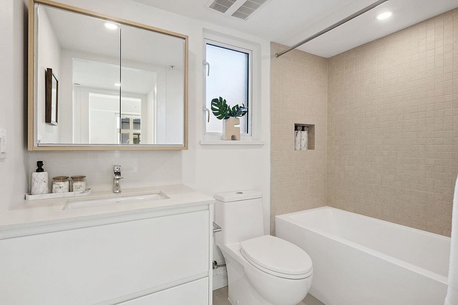 242 1014 W 47th Avenue Vancouver, BC - 8