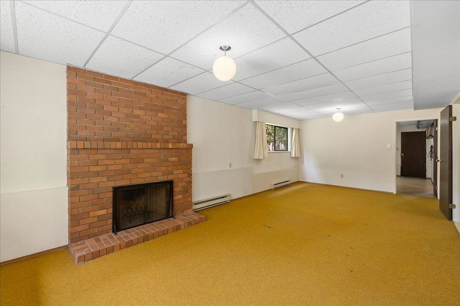 4427 W 6th Avenue Vancouver, BC - 24