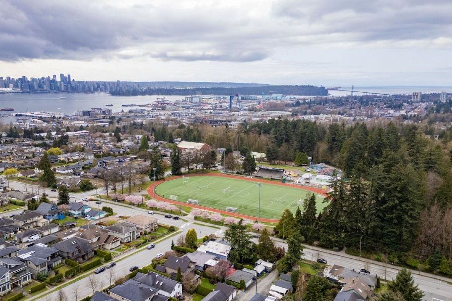 341 W 19th Street North Vancouver, BC - 27