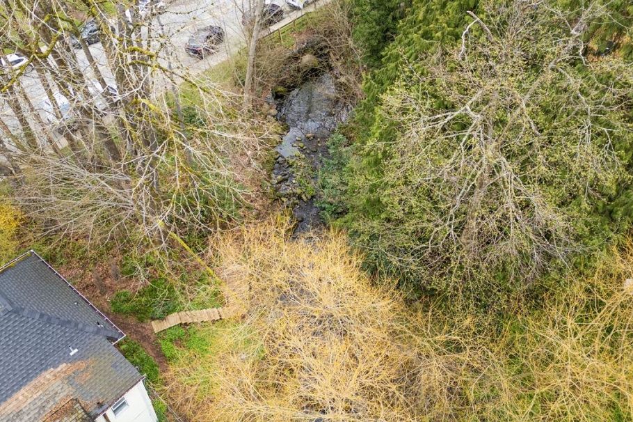 341 W 19th Street North Vancouver, BC - 10