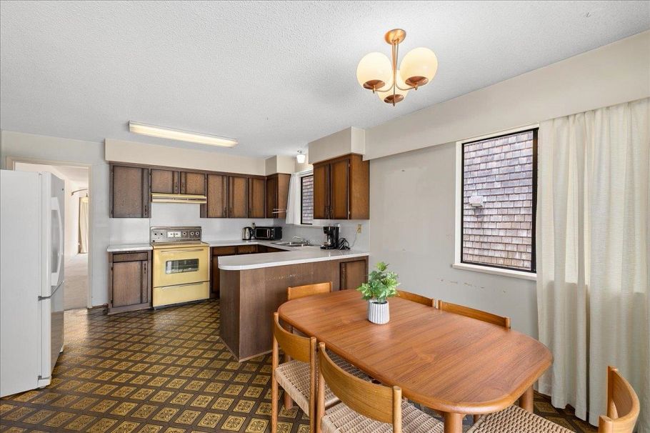 4427 W 6th Avenue Vancouver, BC - 11