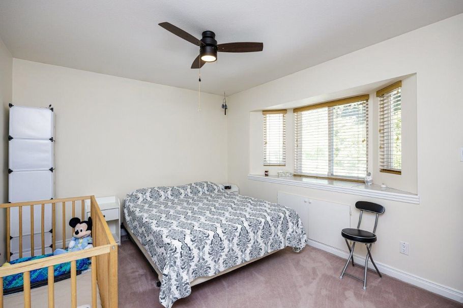 1224 E 14th Street North Vancouver, BC - 17