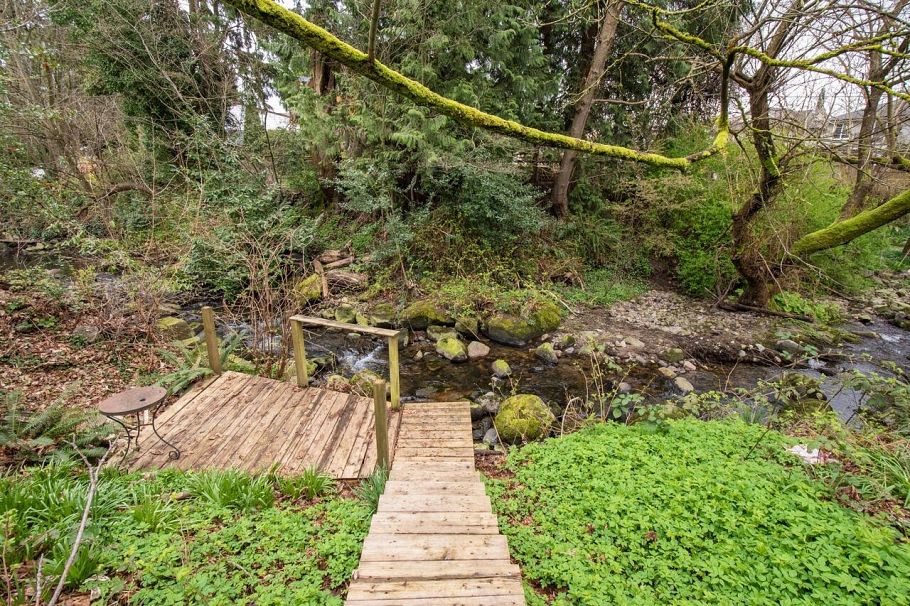 341 W 19th Street North Vancouver, BC - 16