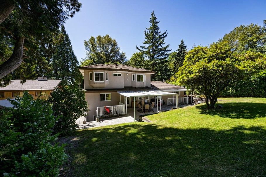 1224 E 14th Street North Vancouver, BC - 31