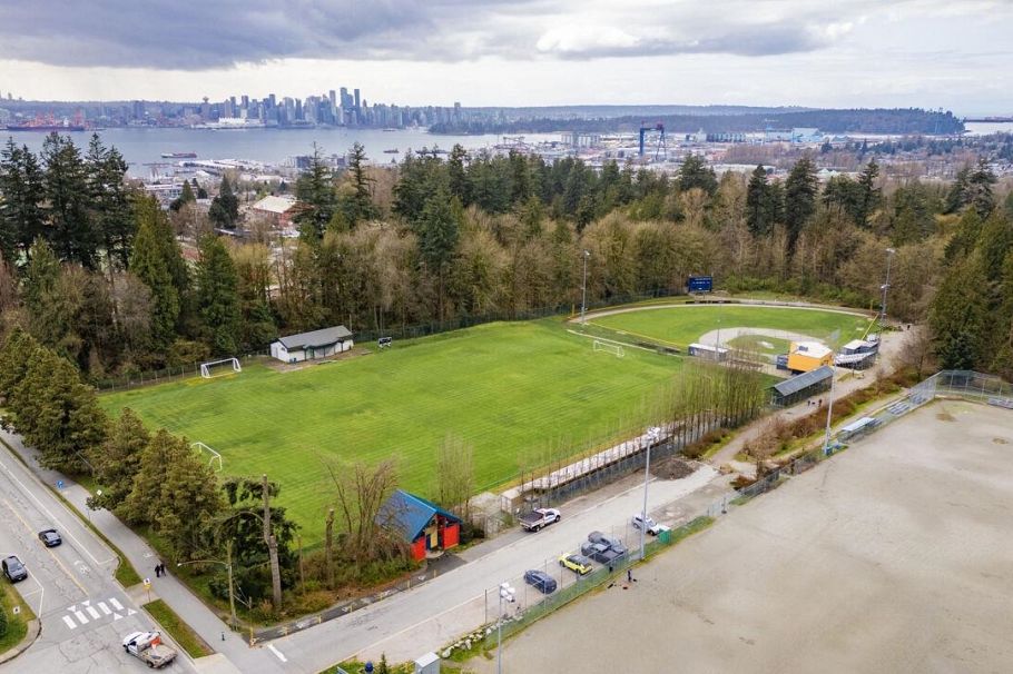 341 W 19th Street North Vancouver, BC - 20