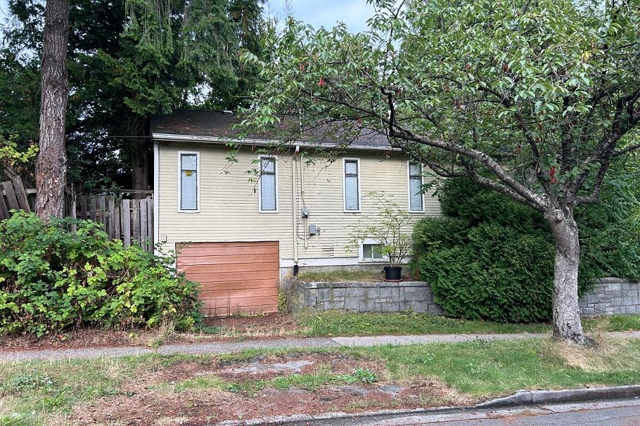 1194 E 18th Avenue Vancouver, BC - 2