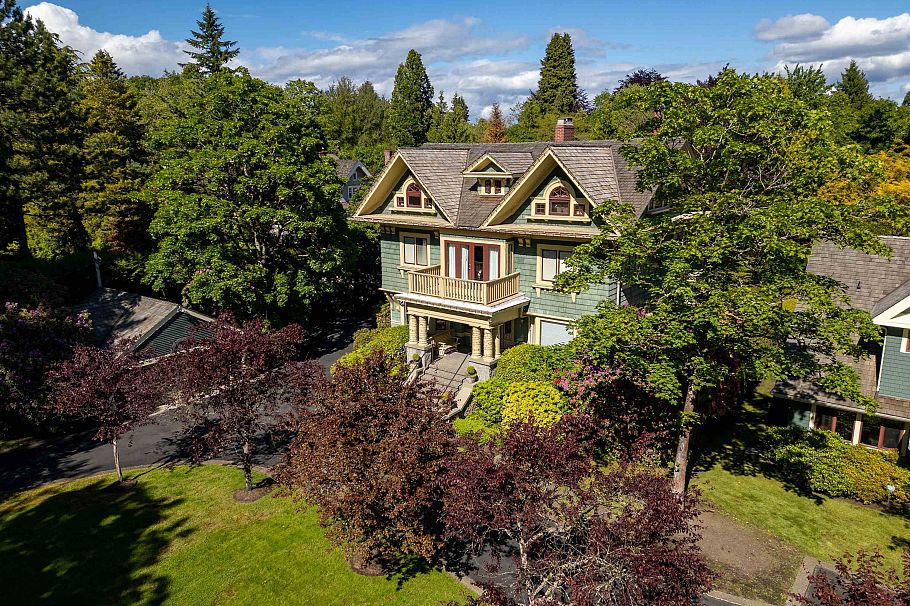 3690 Cartier Street Vancouver, BC - 1