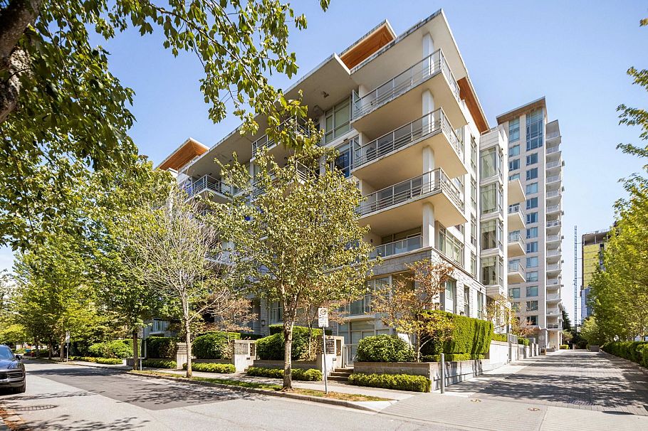 104 6080 Iona Drive Vancouver, BC - 27