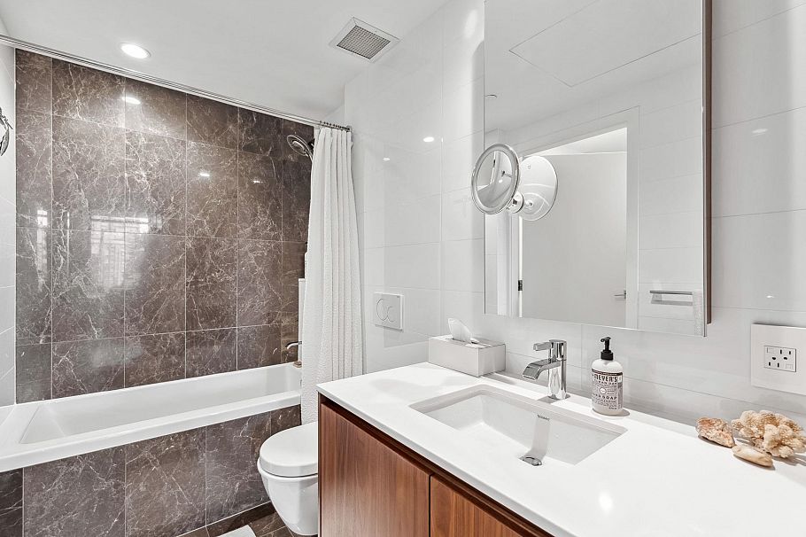 405 389 W 59th Avenue Vancouver, BC - 18