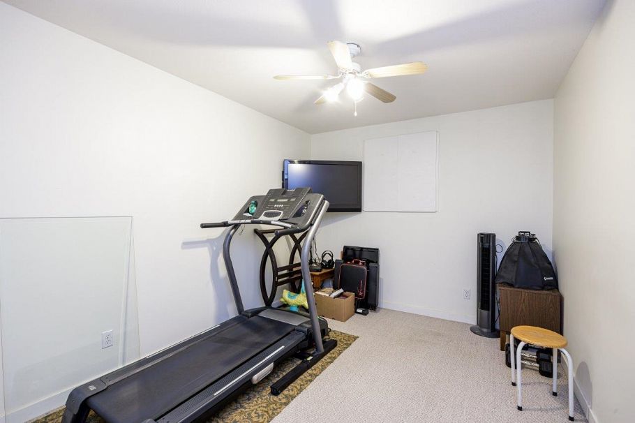 1224 E 14th Street North Vancouver, BC - 15