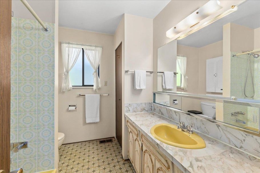 4427 W 6th Avenue Vancouver, BC - 20