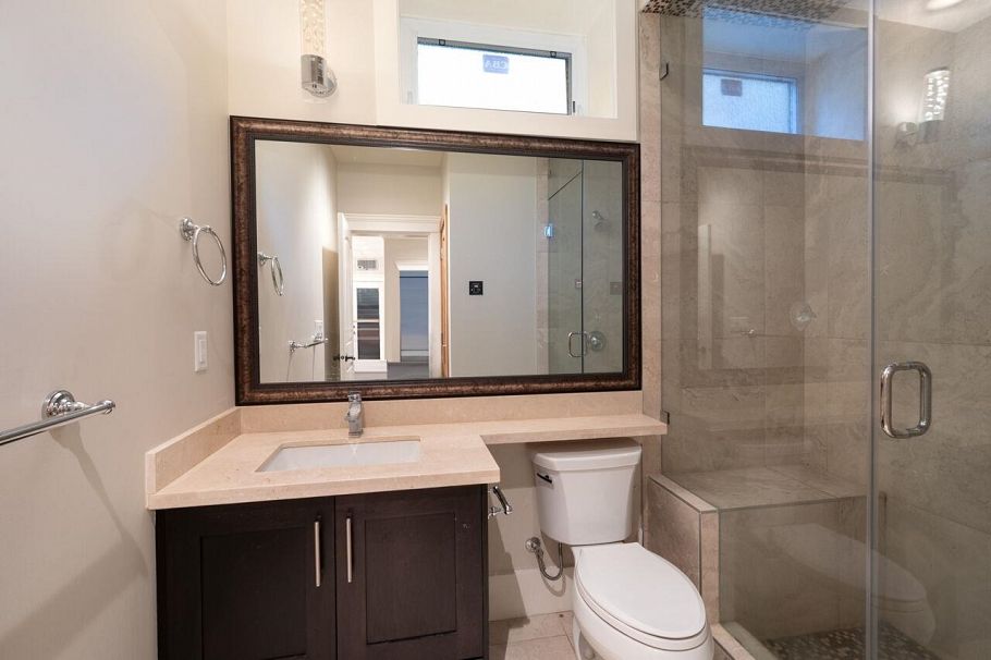 3949 W 33rd Avenue Vancouver, BC - 40