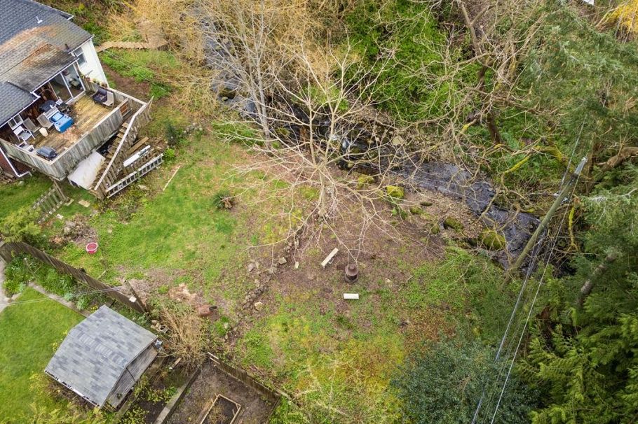 341 W 19th Street North Vancouver, BC - 9