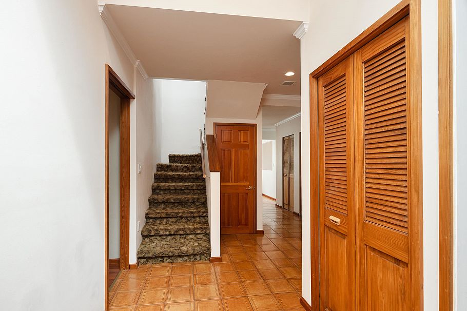 2929 W 24th Avenue Vancouver, BC - 3