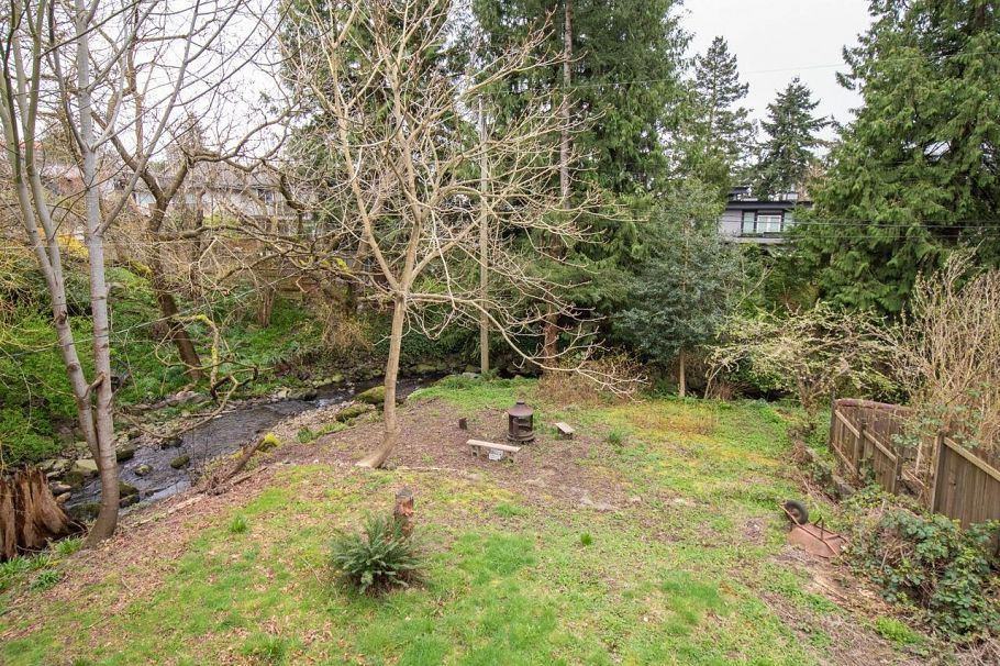 341 W 19th Street North Vancouver, BC - 14