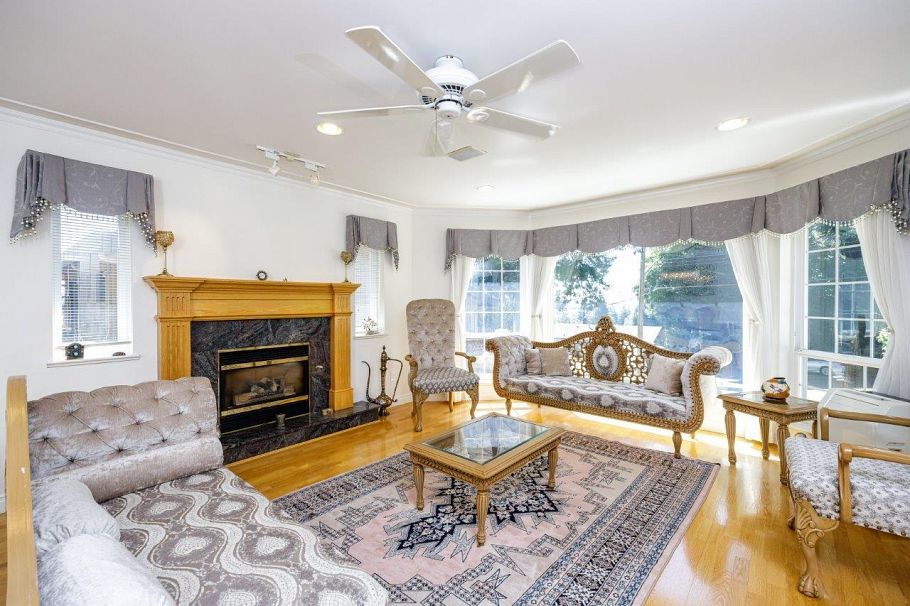 1224 E 14th Street North Vancouver, BC - 3