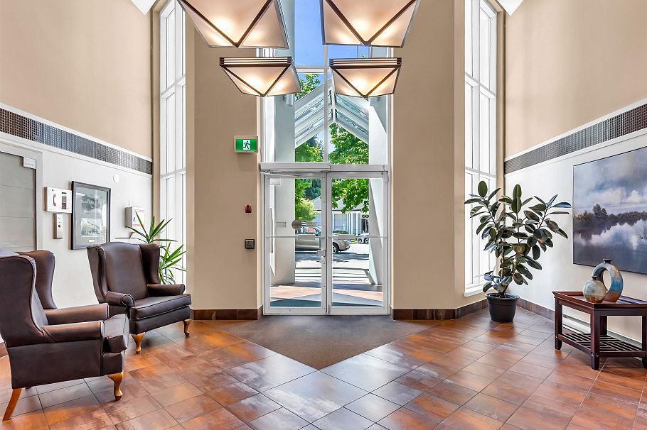 903 130 E 2nd Street North Vancouver, BC - 36