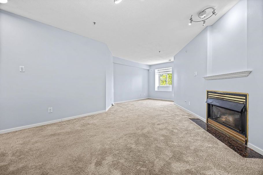 211 868 Kingsway Vancouver, BC - 3