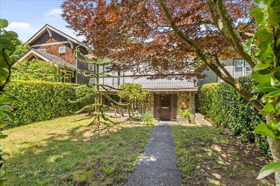 4427 W 6th Avenue Vancouver, BC - 4