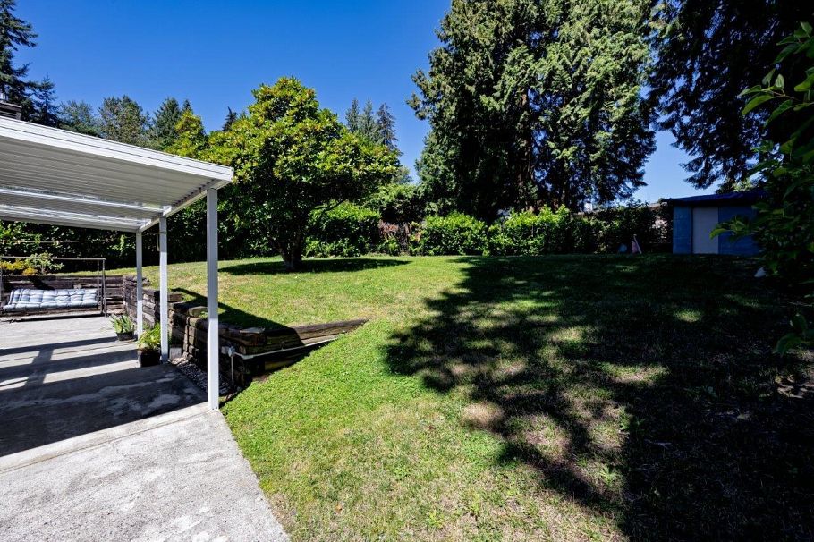 1224 E 14th Street North Vancouver, BC - 28