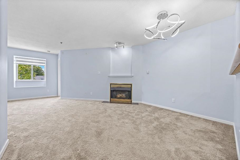 211 868 Kingsway Vancouver, BC - 2