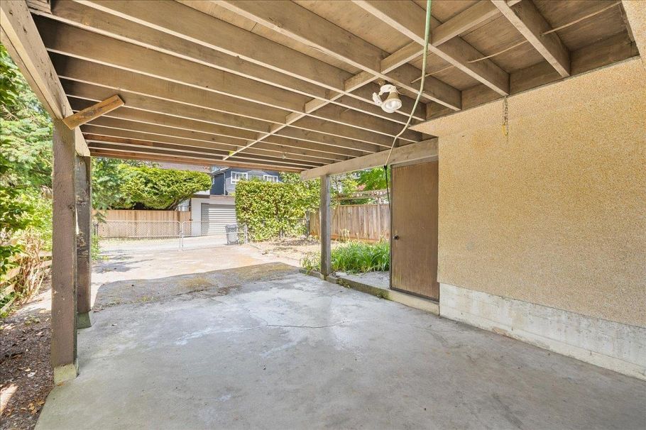 4427 W 6th Avenue Vancouver, BC - 32