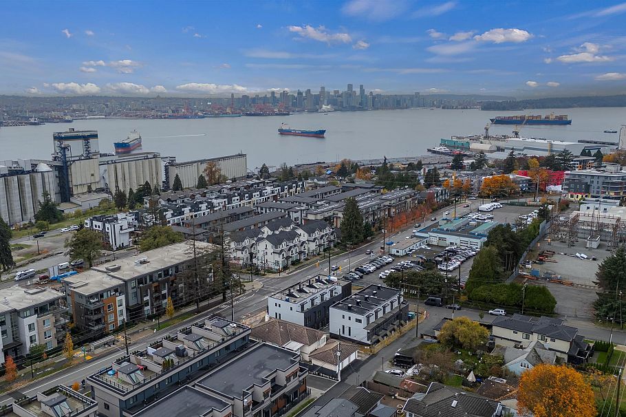 2097 612 E 3rd Street North Vancouver, BC - 3