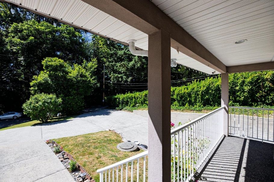 1224 E 14th Street North Vancouver, BC - 24