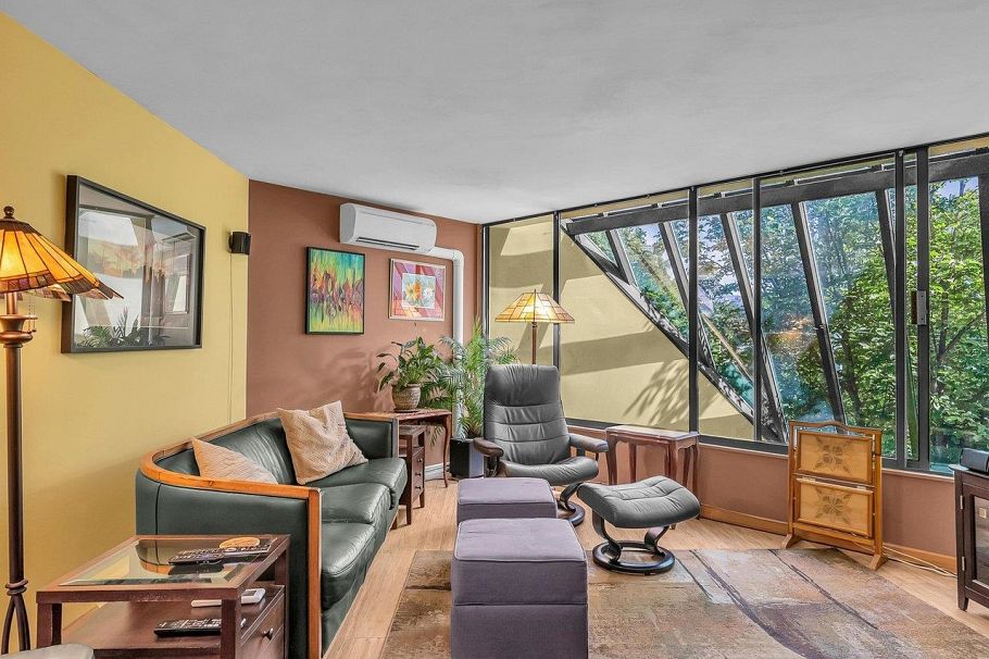 2217 Oak Street Vancouver, BC - 13