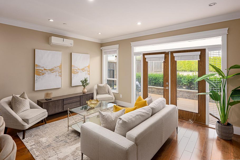 320 E Keith Road North Vancouver, BC - 15