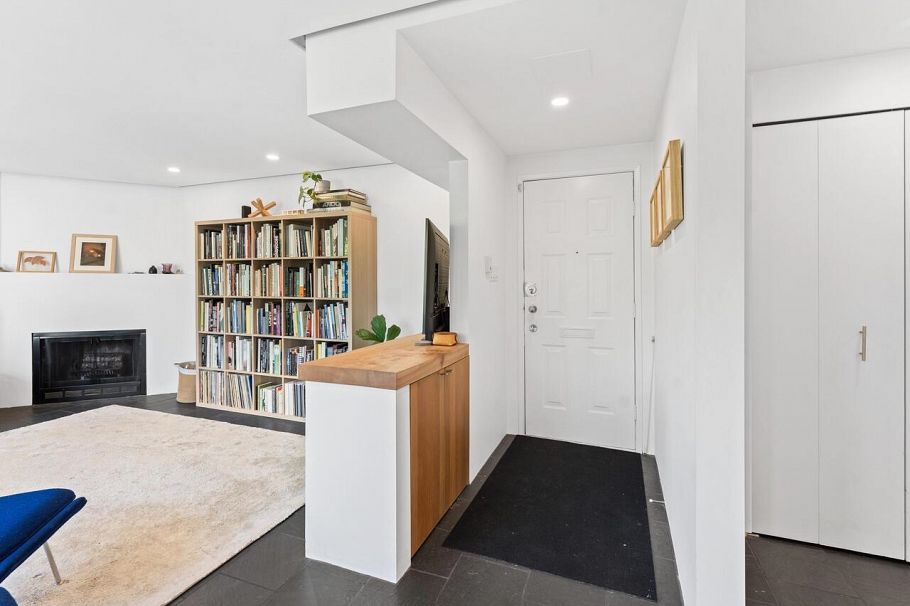 1358 W 7th Avenue Vancouver, BC - 6