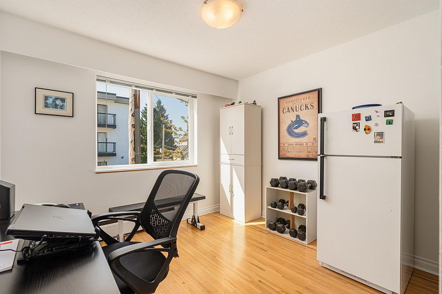 113 135 W 21st Street North Vancouver, BC - 14