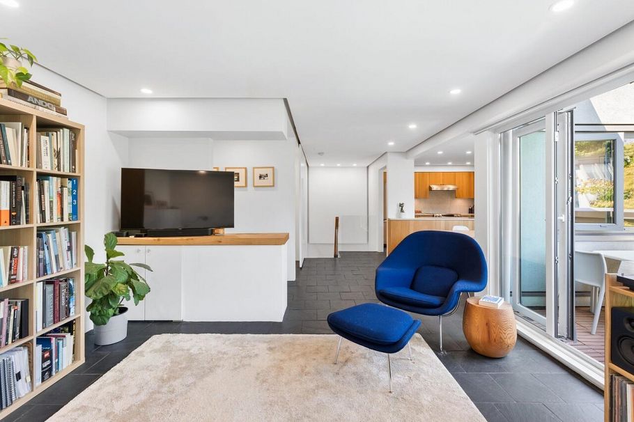 1358 W 7th Avenue Vancouver, BC - 1