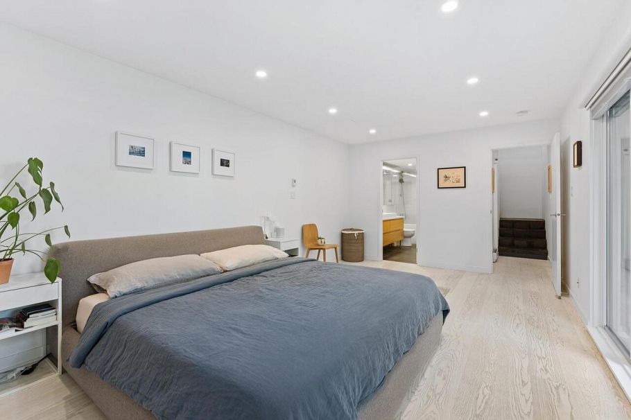 1358 W 7th Avenue Vancouver, BC - 15